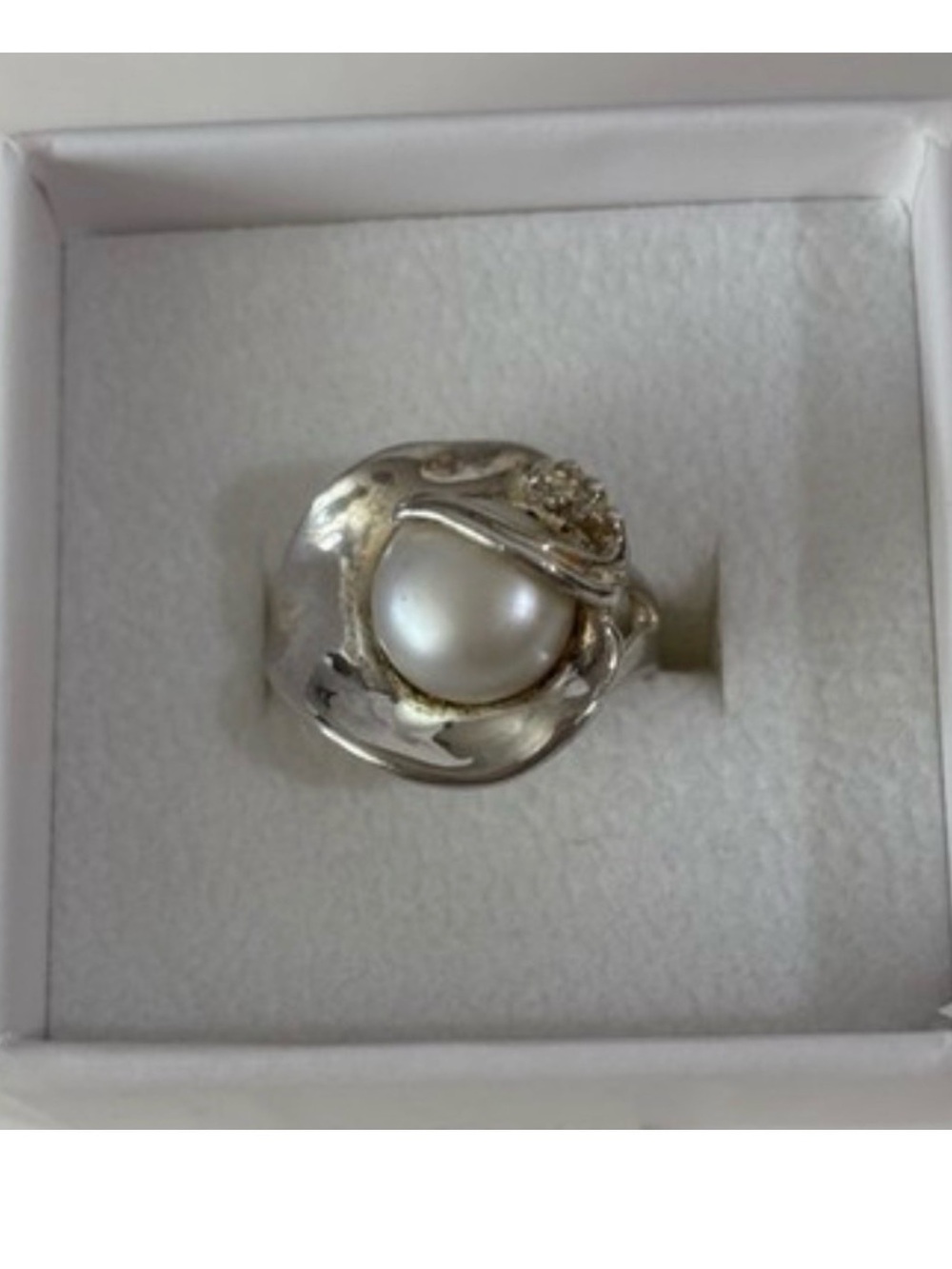 Classic Pearl Accent Silver Ring - White Pearl